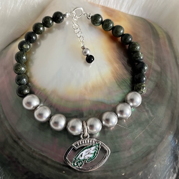Philadelphia Eagles 'Bleeding Green Nation', Midnight Green & Silver Swoop Eagle - Picture 4 of 7
